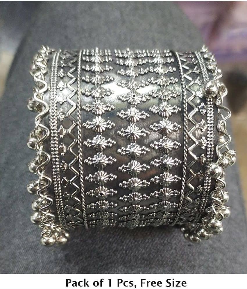 Samridhi DC Silver Bangle ( Pack of 1 ) - Bangles & Bracelets | Buy online on ZillyBuy