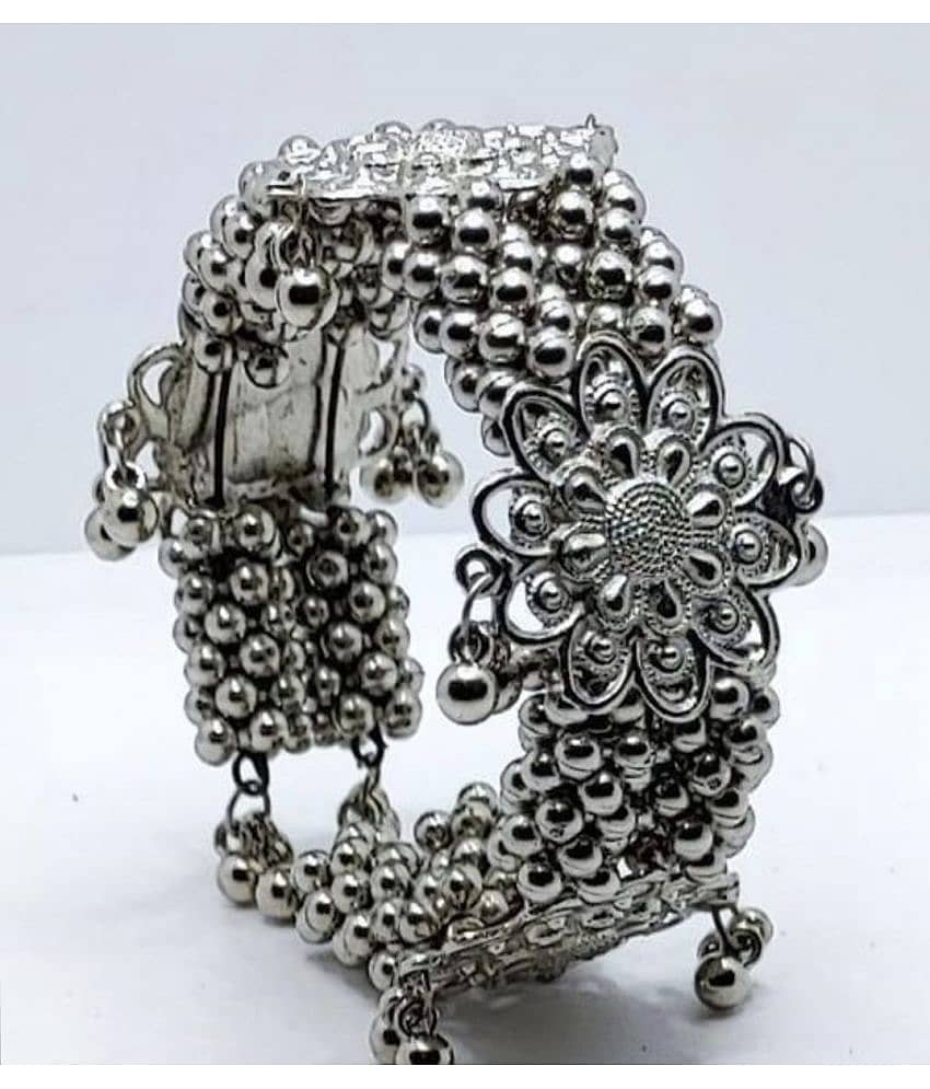Samridhi DC Silver Bangle ( Pack of 1 ) - Bangles & Bracelets | Buy online on ZillyBuy