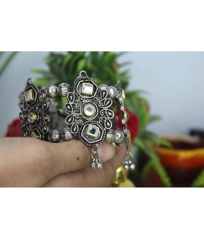 Samridhi DC Silver Bracelet ( Pack of 1 ) - Bangles & Bracelets | Buy online on ZillyBuy