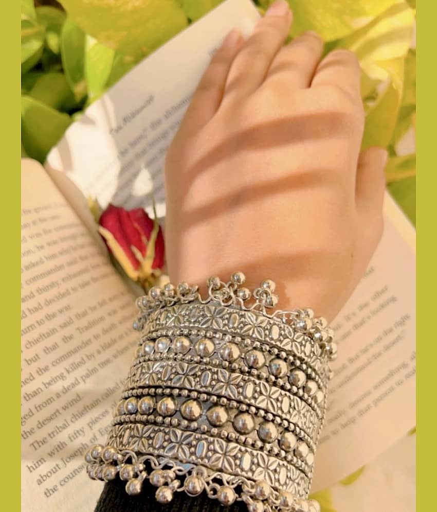 Samridhi DC Silver Bracelet ( Pack of 1 ) - Bangles & Bracelets | Buy online on ZillyBuy