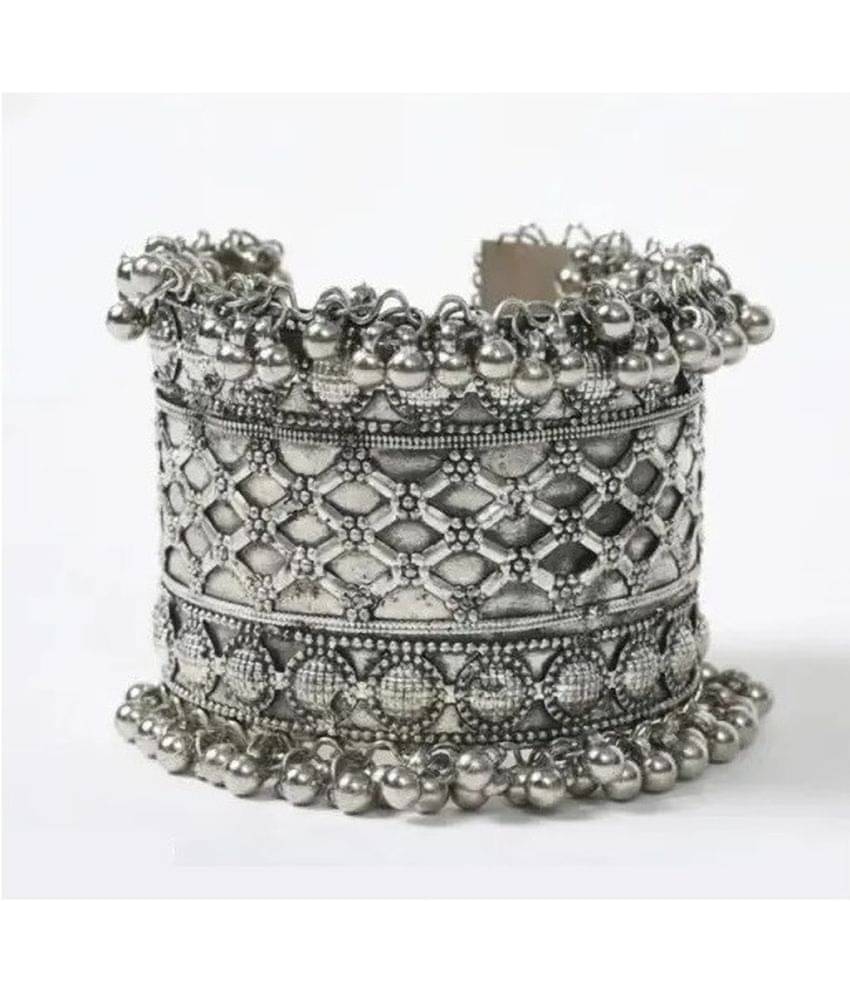 Samridhi DC Silver Cuff ( Pack of 1 ) Samridhi DC Silver Cuff ( Pack of 1 )