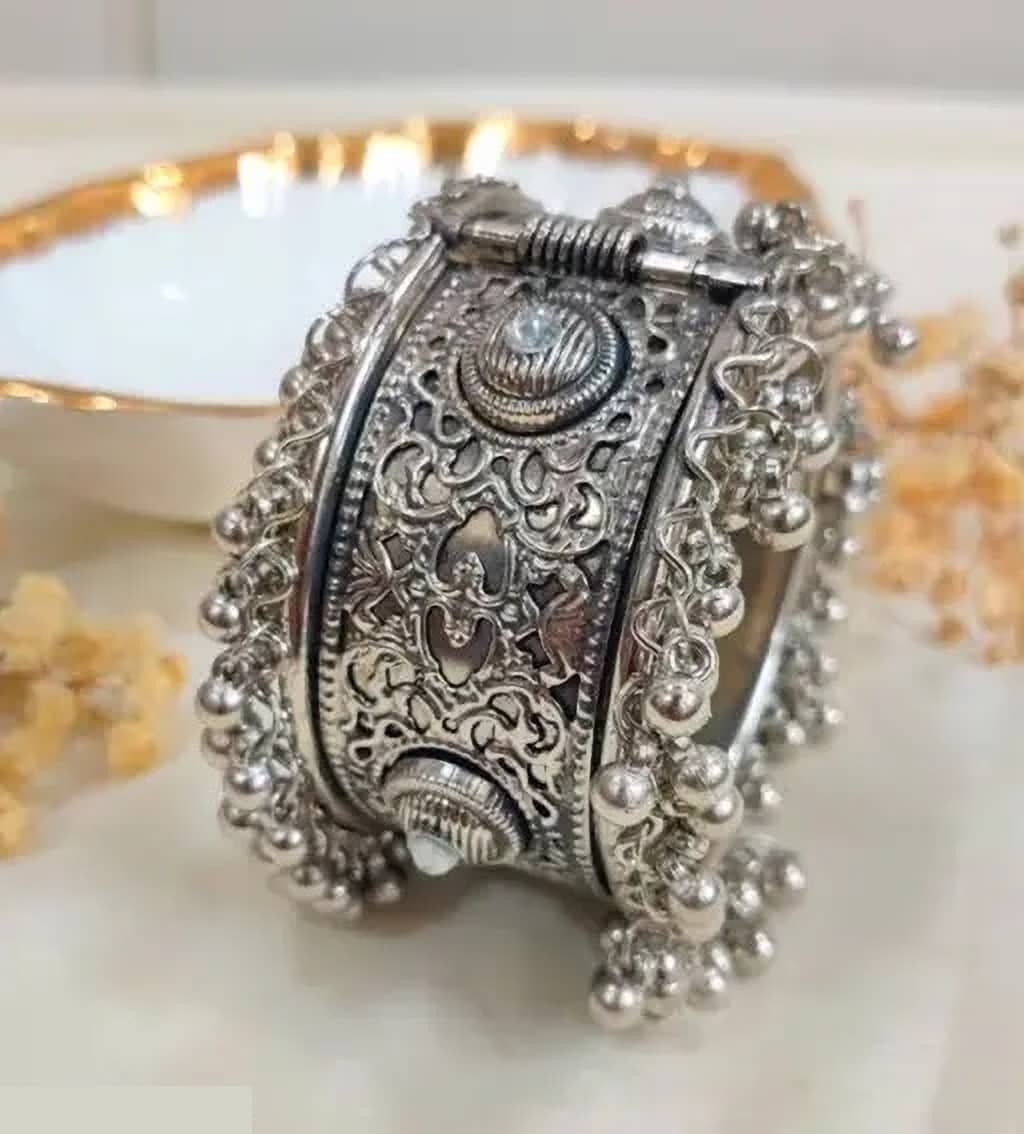 Samridhi DC Silver Cuff ( Pack of 1 ) - Bangles & Bracelets | Buy online on ZillyBuy
