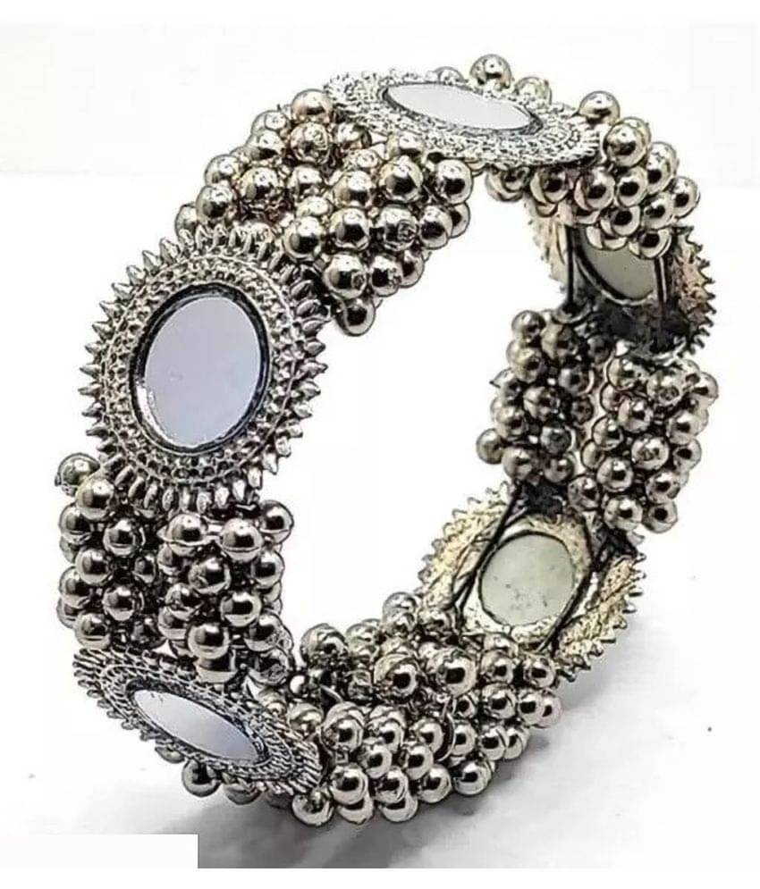     			Samridhi DC Silver Cuff ( Pack of 1 )