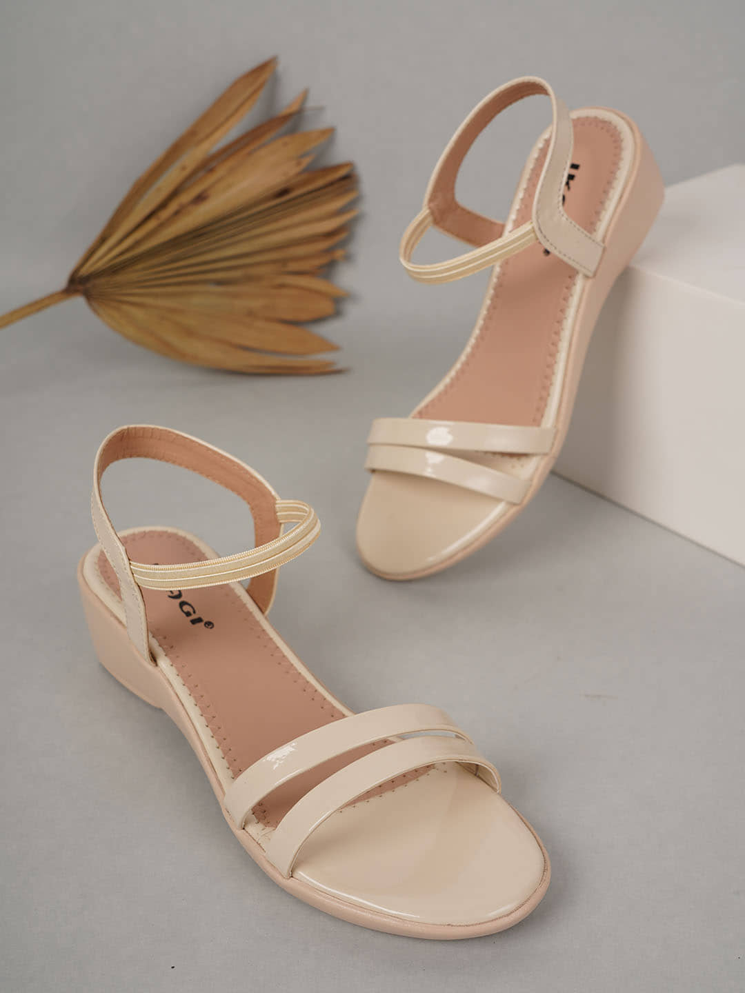 IKAGI Cream Women's Flats