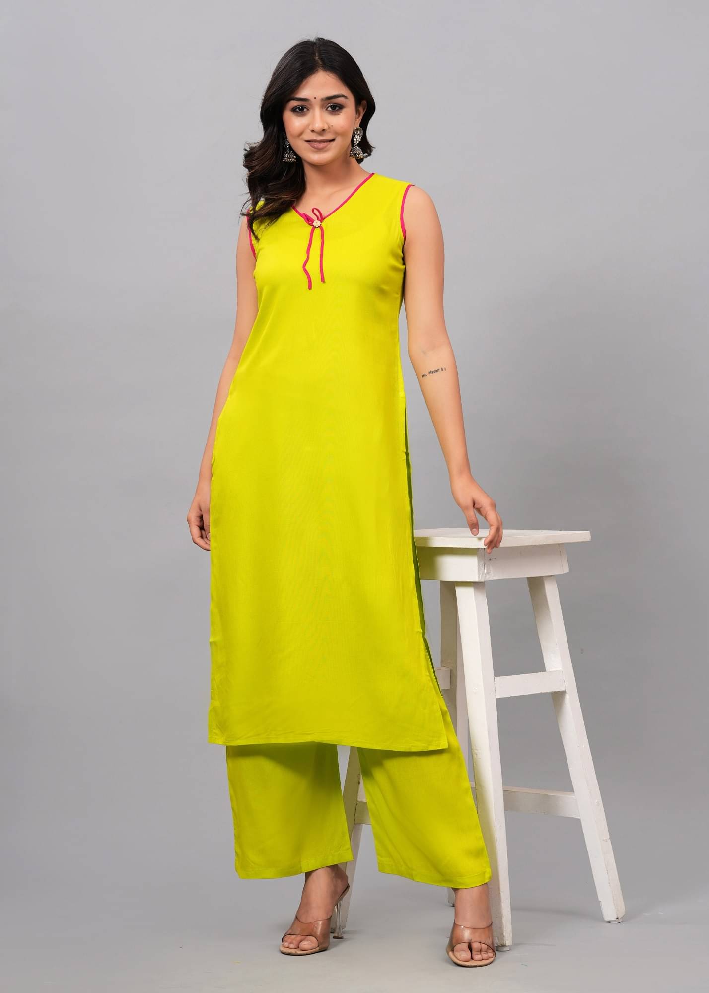 Maquien Rayon Solid Kurti With Palazzo Women's Stitched Salwar Suit - Green ( Pack of 1 )     			Maquien Rayon Solid Kurti With Palazzo Women's Stitched Salwar Suit - Green ( Pack of 1 )