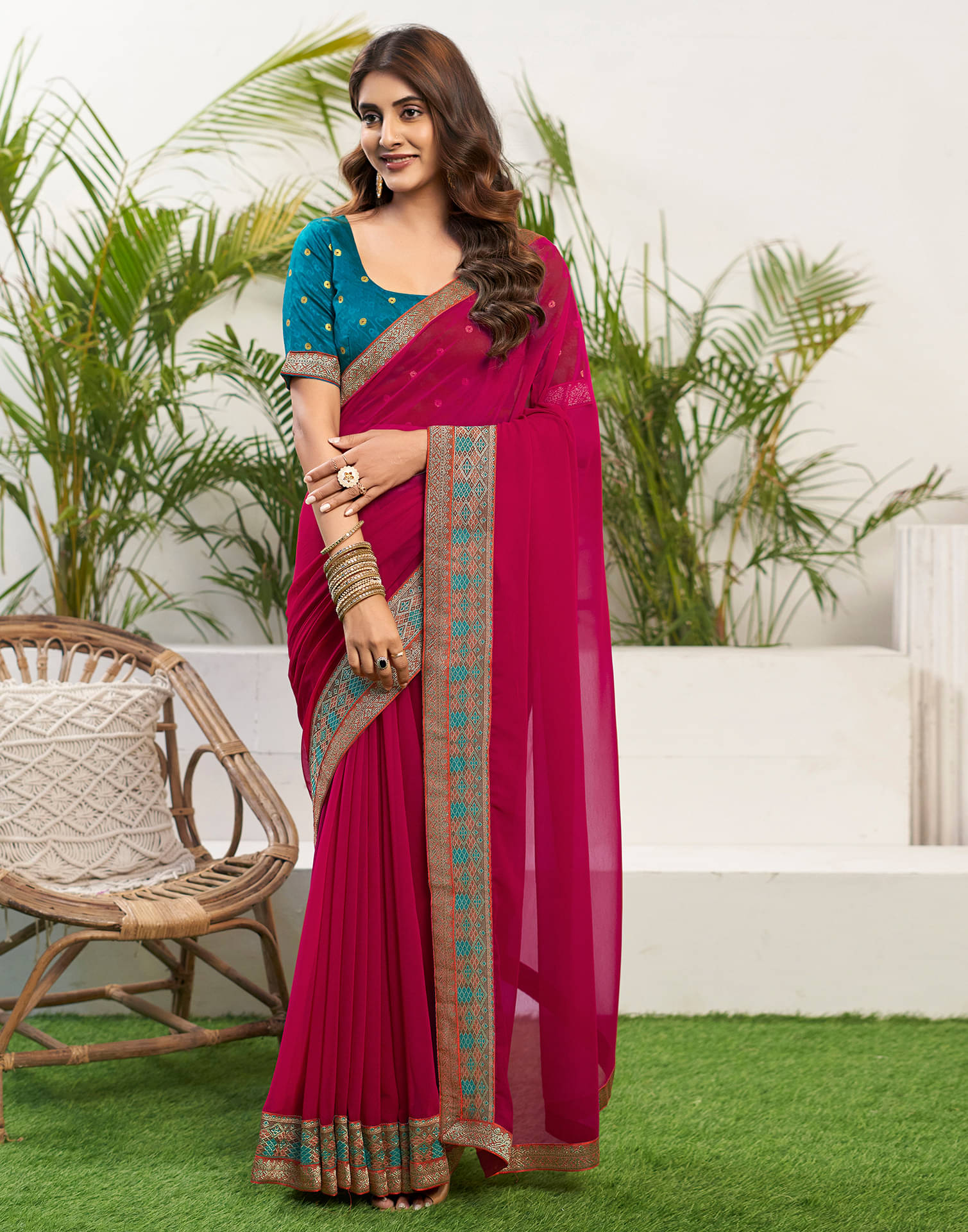     			Samah Georgette Solid Saree With Unstitched Blouse Piece ( Pink )