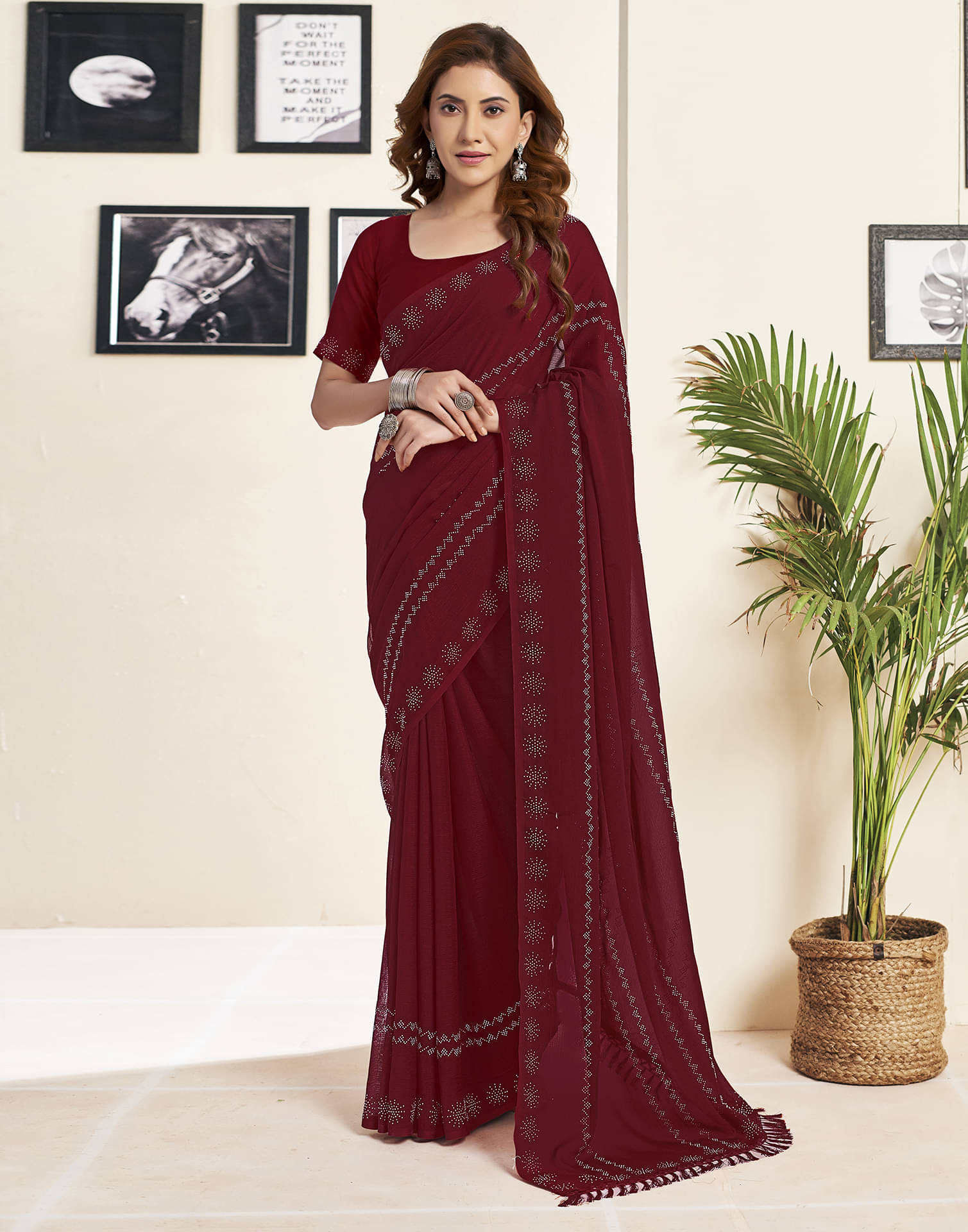     			Satrani Georgette Embellished Saree With Unstitched Blouse Piece ( Maroon )