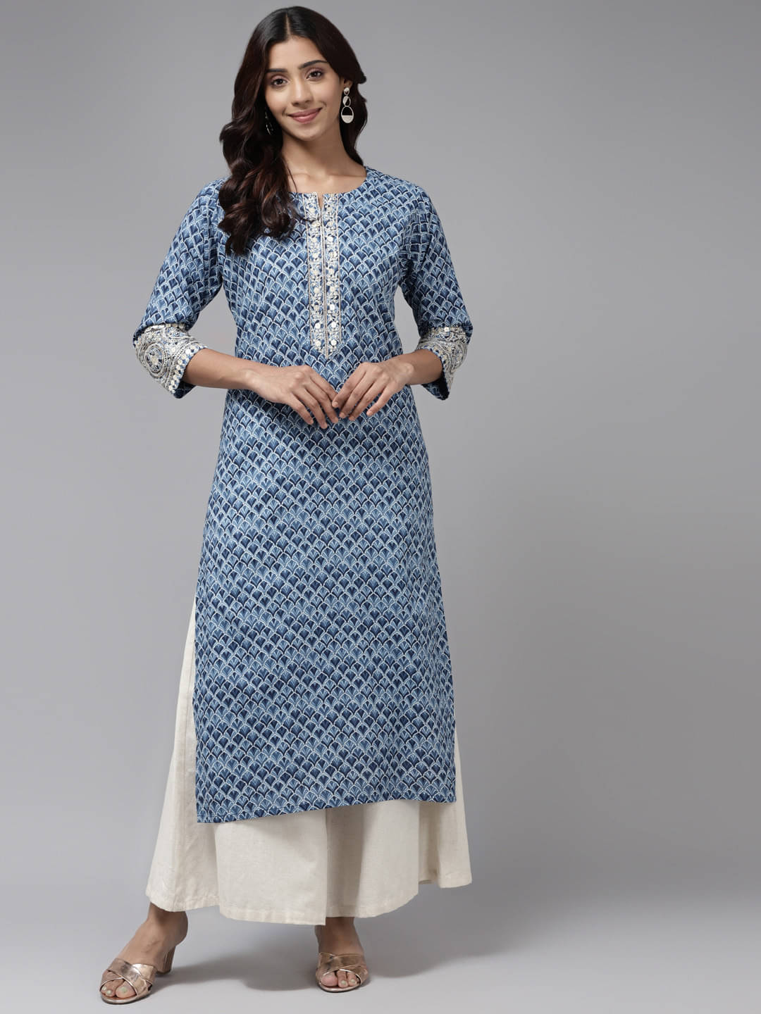     			Aarika Cotton Printed Straight Women's Kurti - Blue ( Pack of 1 )