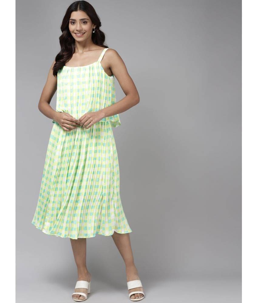 Aarika Women Georgette Colorblock Fit & Flare Dress ( Green ) Aarika Women Georgette Colorblock Fit & Flare Dress ( Green )