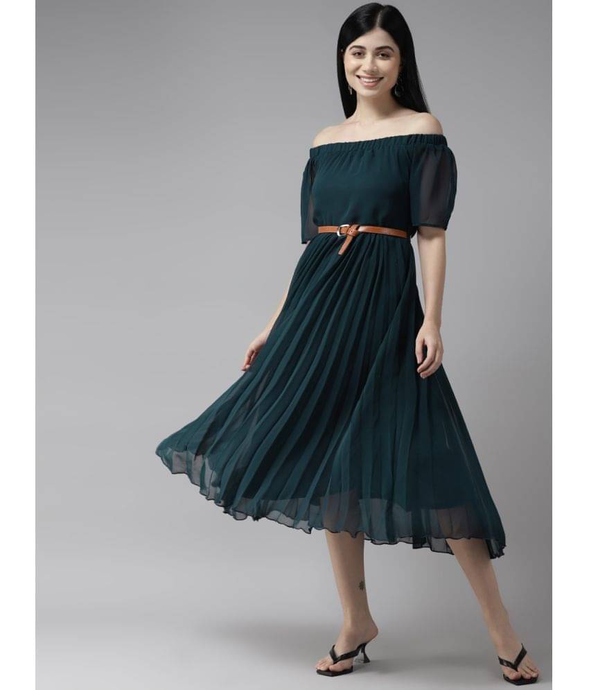     			Aarika Women Georgette Solid Fit & Flare Dress ( Green )