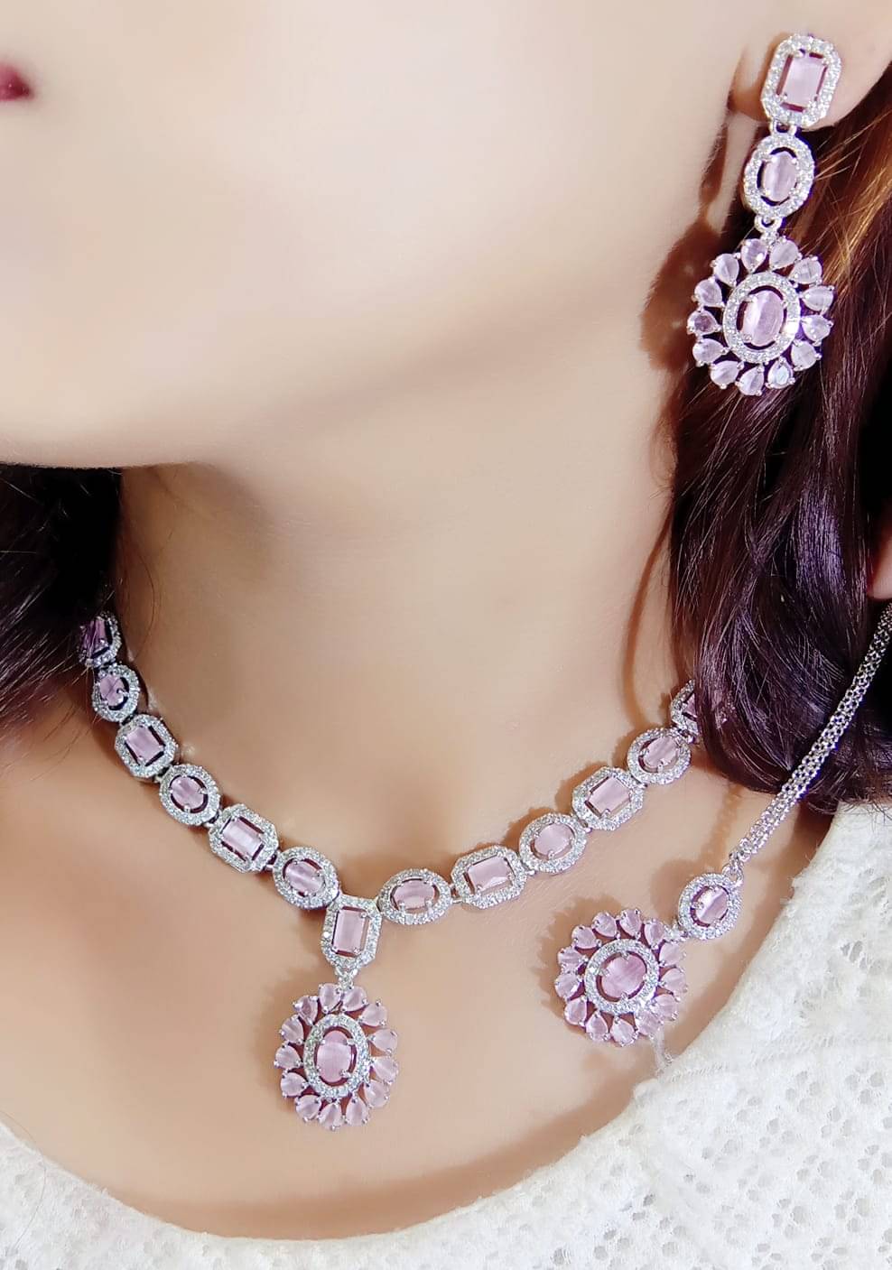     			Ladymania Pink Alloy Necklace Set ( Pack of 1 )