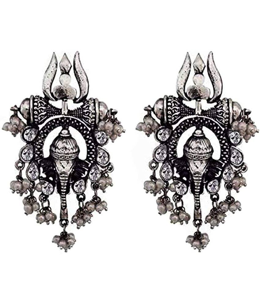     			Samridhi DC Silver Drop Earrings ( Pack of 1 )
