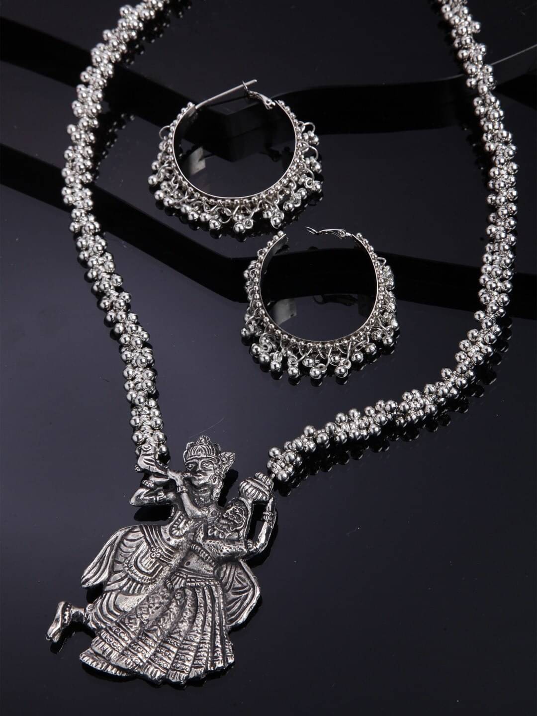     			Sunhari Jewels Silver Alloy Necklace Set ( Pack of 1 )