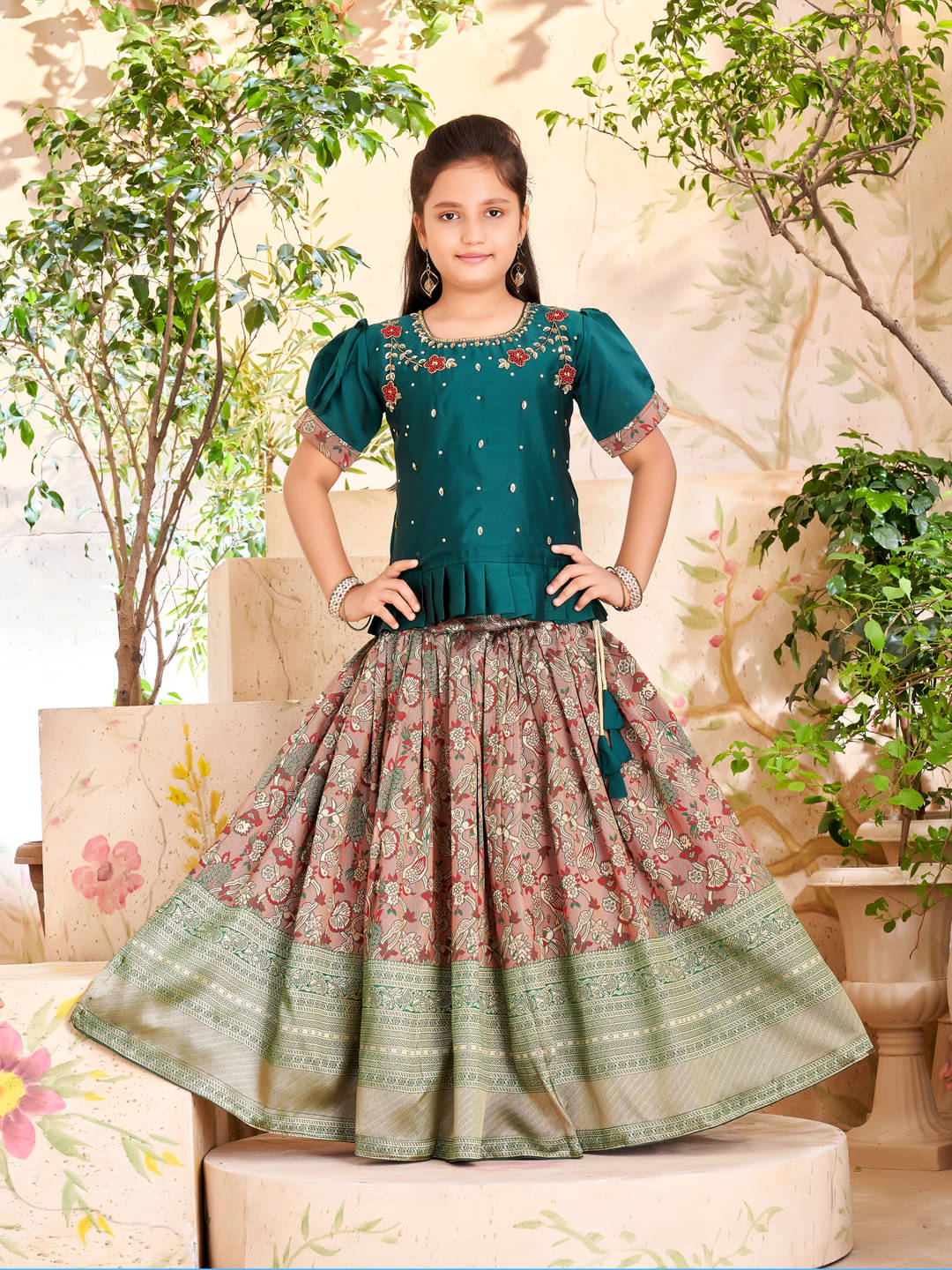     			Aarika Silk Lehenga Skirt For Girls ( Pack of 1 , Green )
