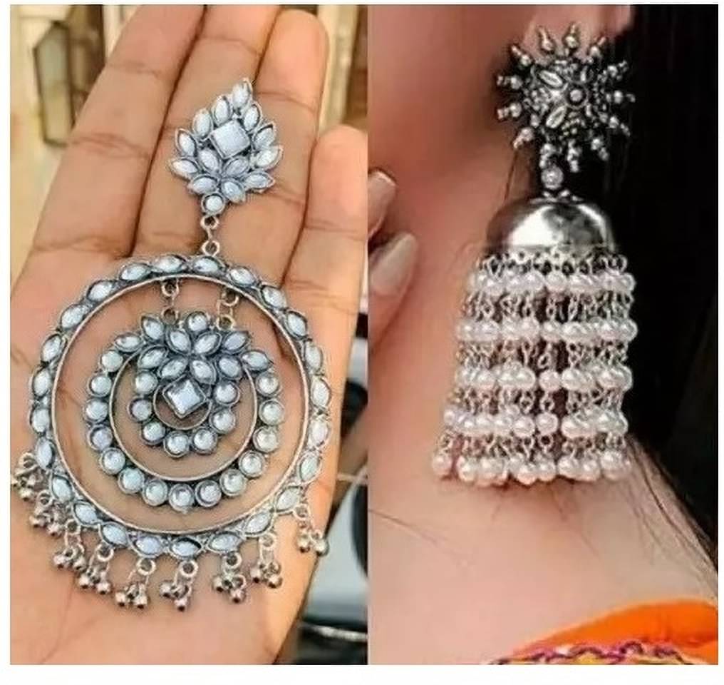     			Samridhi DC Black Jhumki Earrings ( Pack of 2 )
