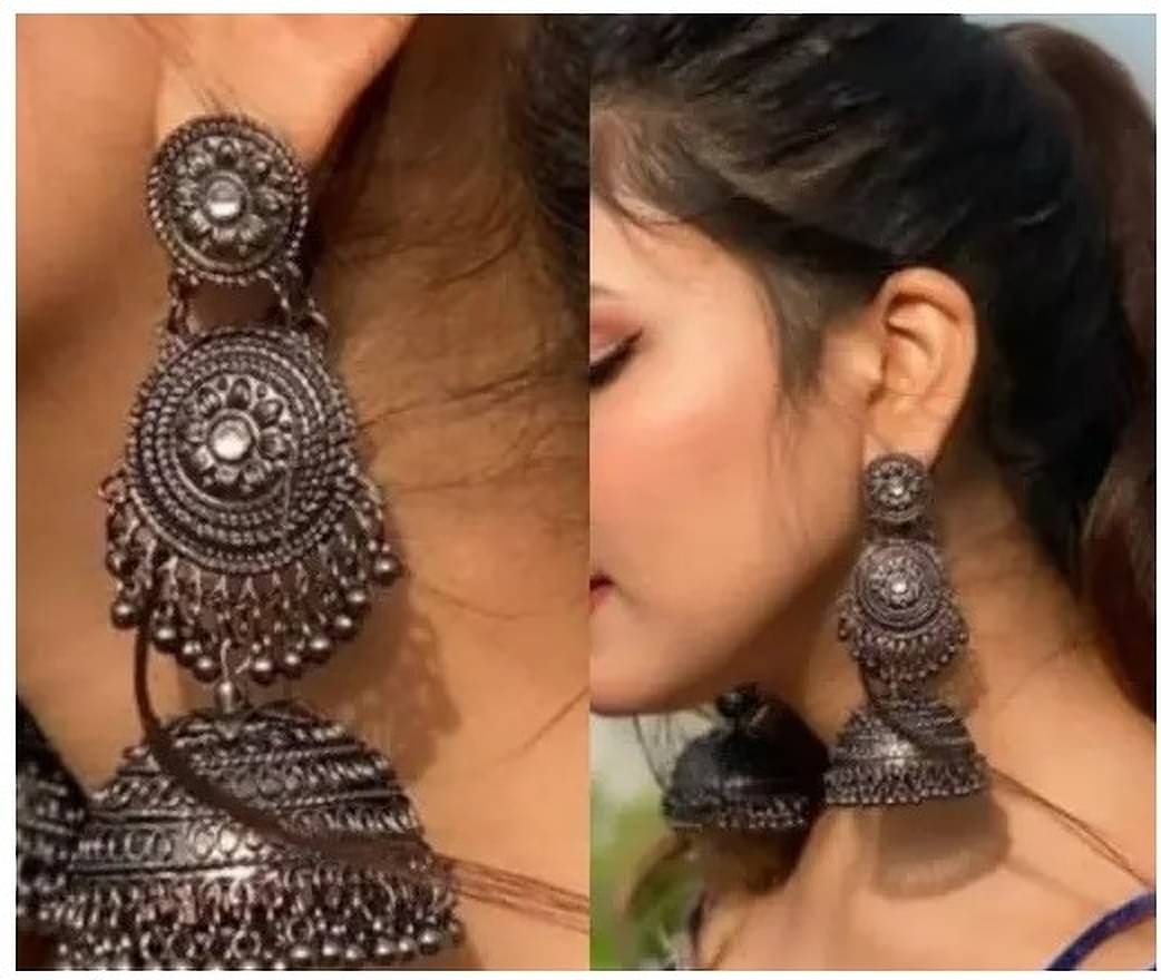     			Samridhi DC Silver Drop Earrings ( Pack of 1 )