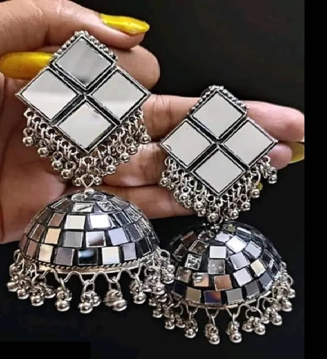     			Samridhi DC Silver Drop Earrings ( Pack of 1 )
