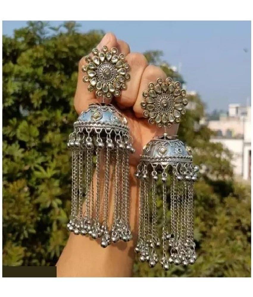     			Samridhi DC Silver Drop Earrings ( Pack of 1 )