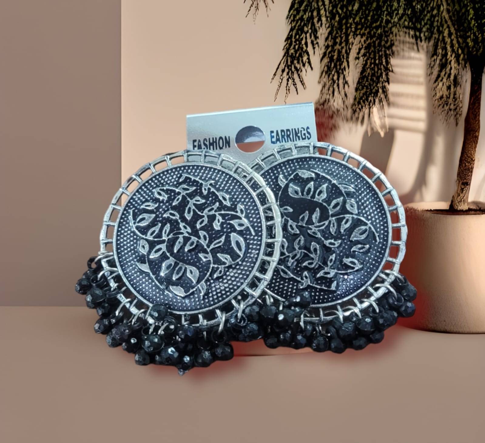     			Samridhi DC Silver Stud Earrings ( Pack of 1 )