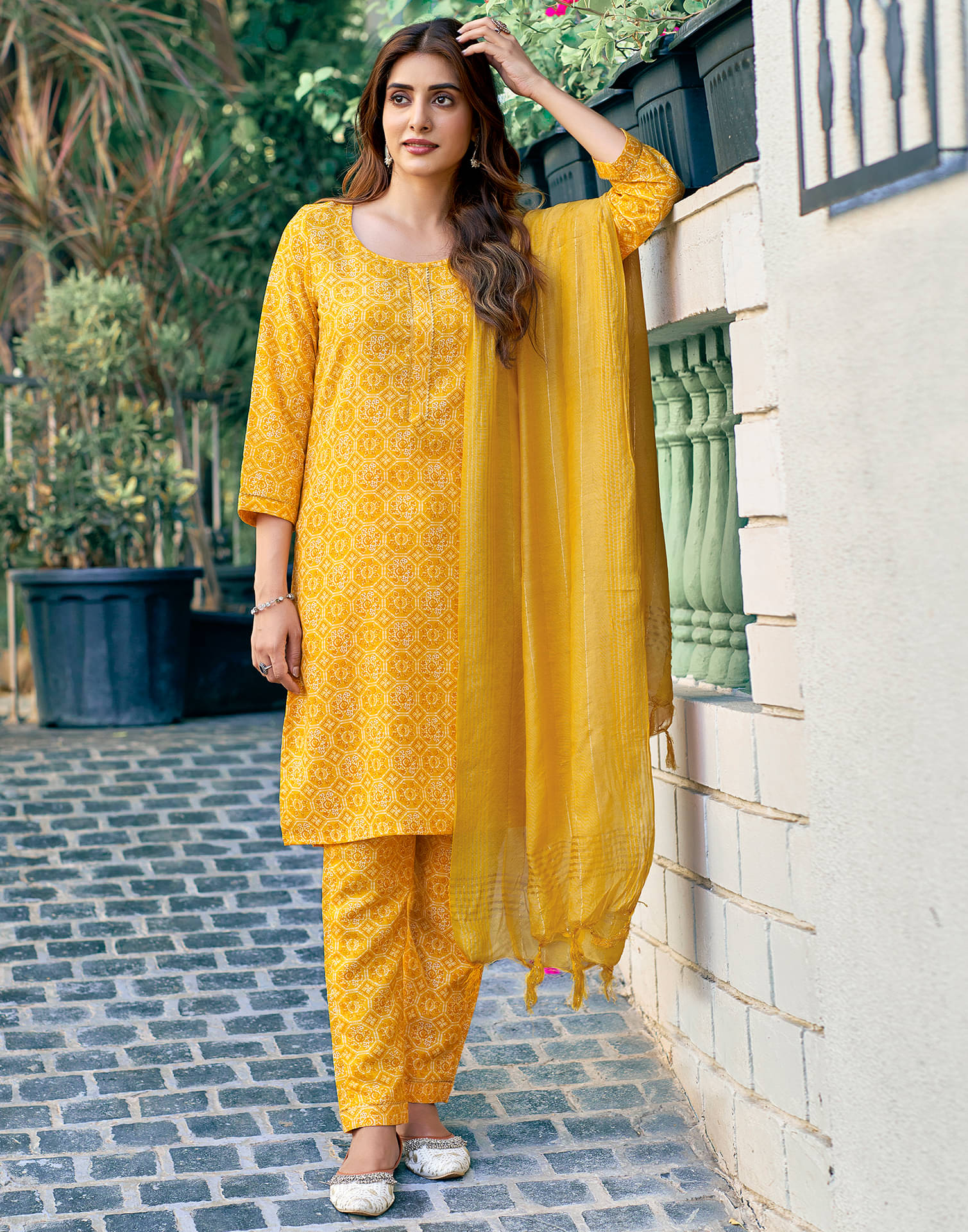 Skylee Cotton Blend Printed Kurti With Pants Women's Stitched Salwar Suit - Yellow ( Pack of 1 ) Skylee Cotton Blend Printed Kurti With Pants Women's Stitched Salwar Suit - Yellow ( Pack of 1 )