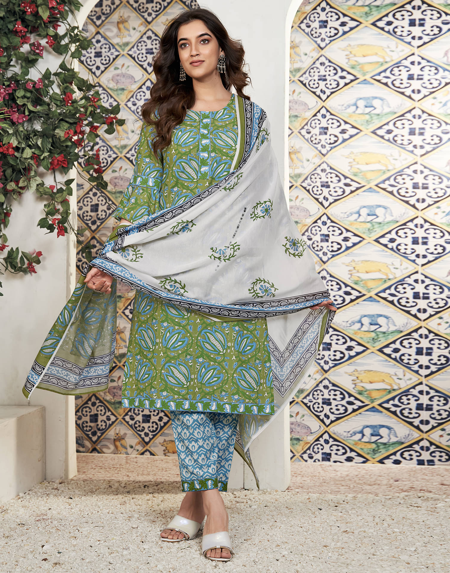     			Skylee Rayon Printed Kurti With Pants Women's Stitched Salwar Suit - Green ( Pack of 1 )