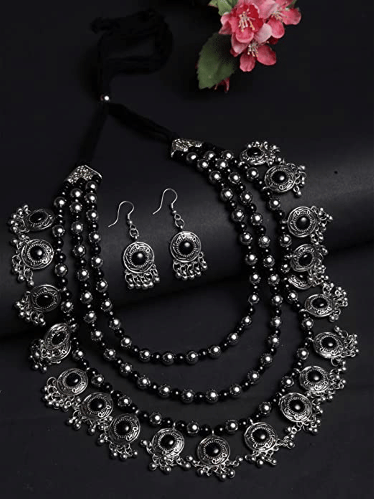     			Sunhari Jewels Black Alloy Necklace Set ( Pack of 1 )
