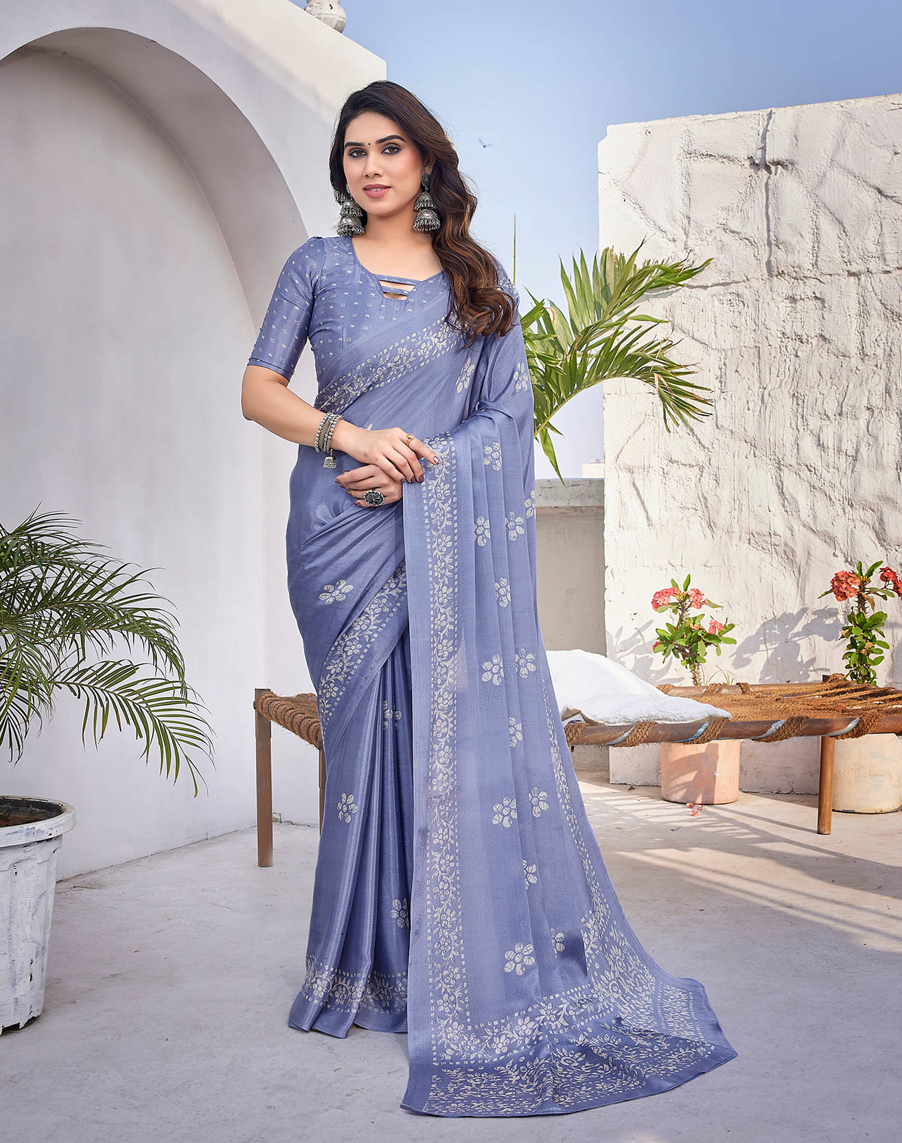     			Yashika Silk Blend Printed Saree With Unstitched Blouse Piece ( Grey )