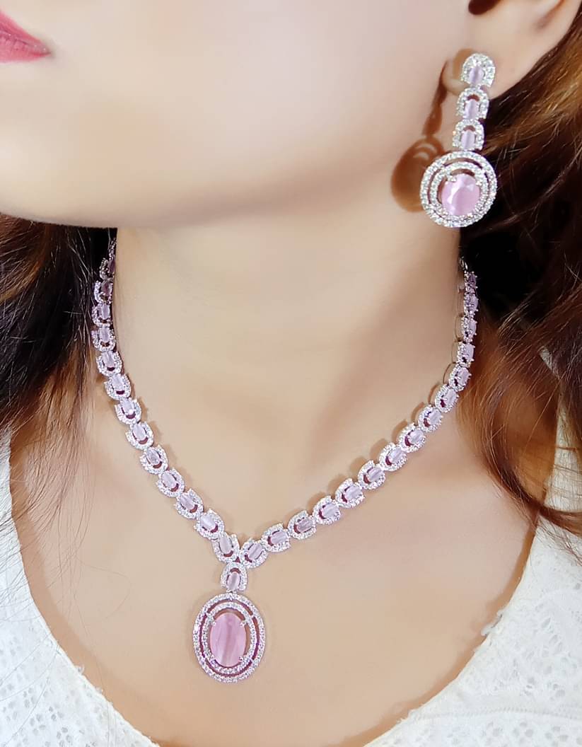     			Ladymania Pink Alloy Necklace Set ( Pack of 1 )
