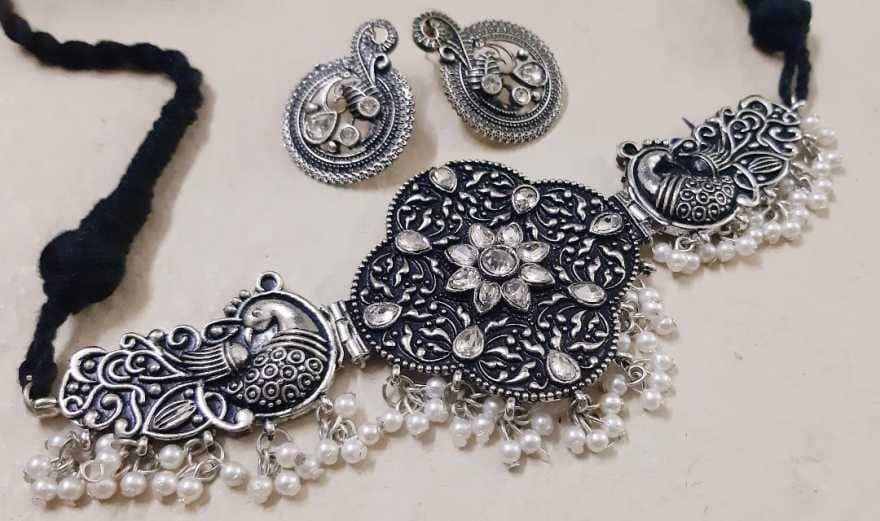 Sunhari Jewels White Alloy Necklace Set ( Pack of 1 )