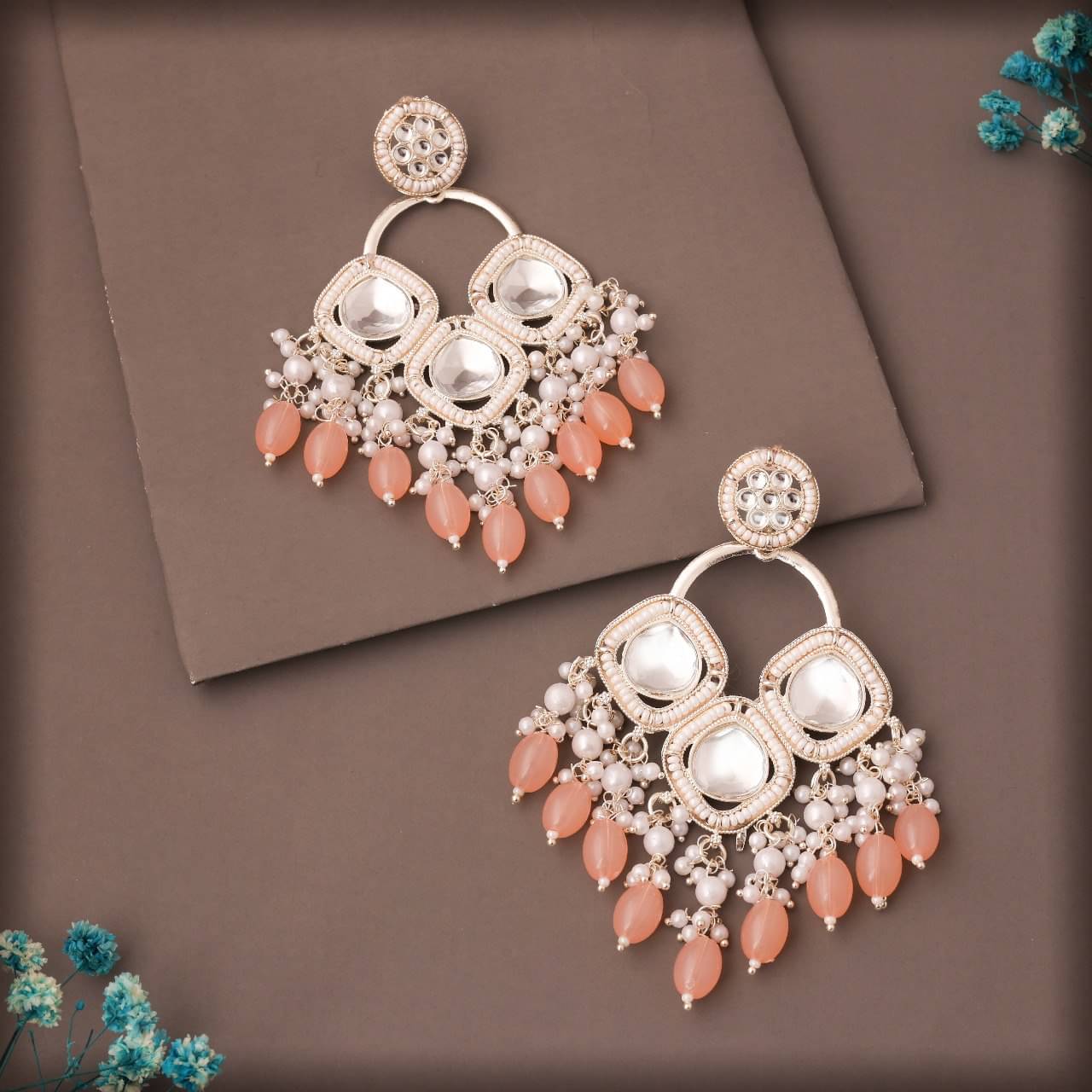     			MGSV Peach Stud Earrings ( Pack of 1 )