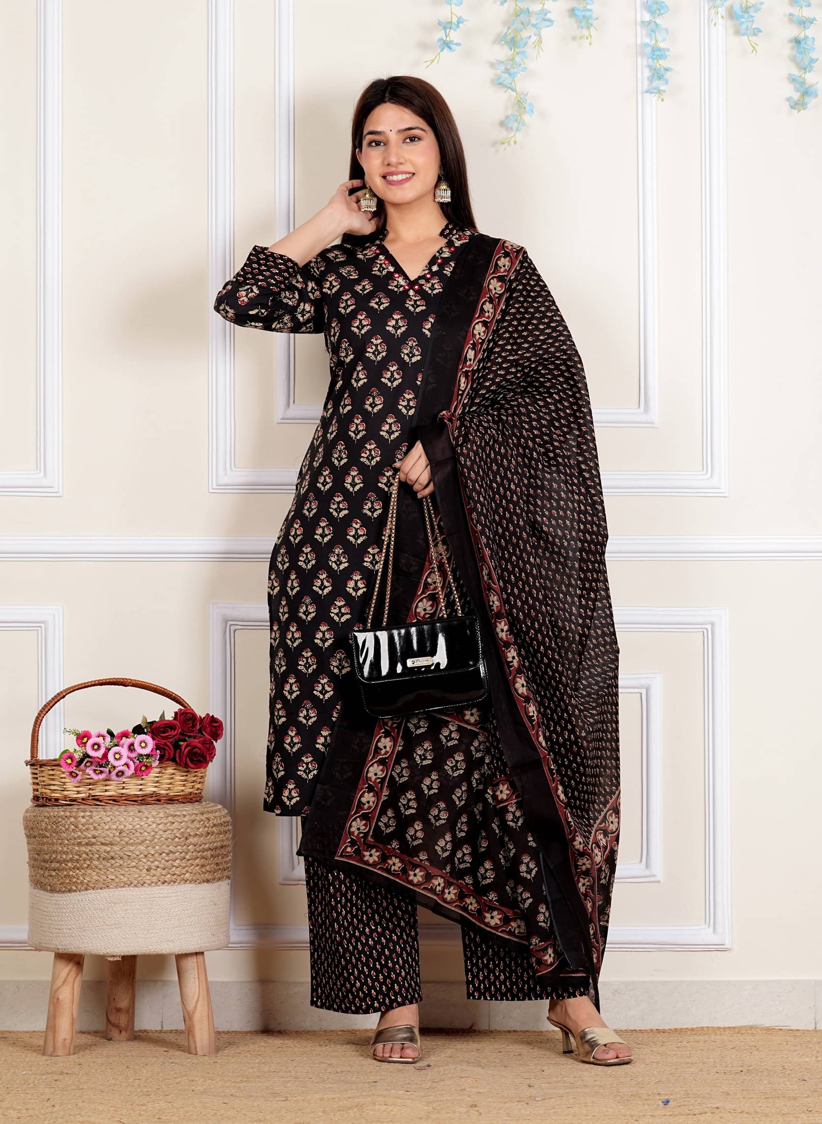 Vbuyz Cotton Printed Kurti With Palazzo Women's Stitched Salwar Suit - Black ( Pack of 1 ) Vbuyz Cotton Printed Kurti With Palazzo Women's Stitched Salwar Suit - Black ( Pack of 1 )