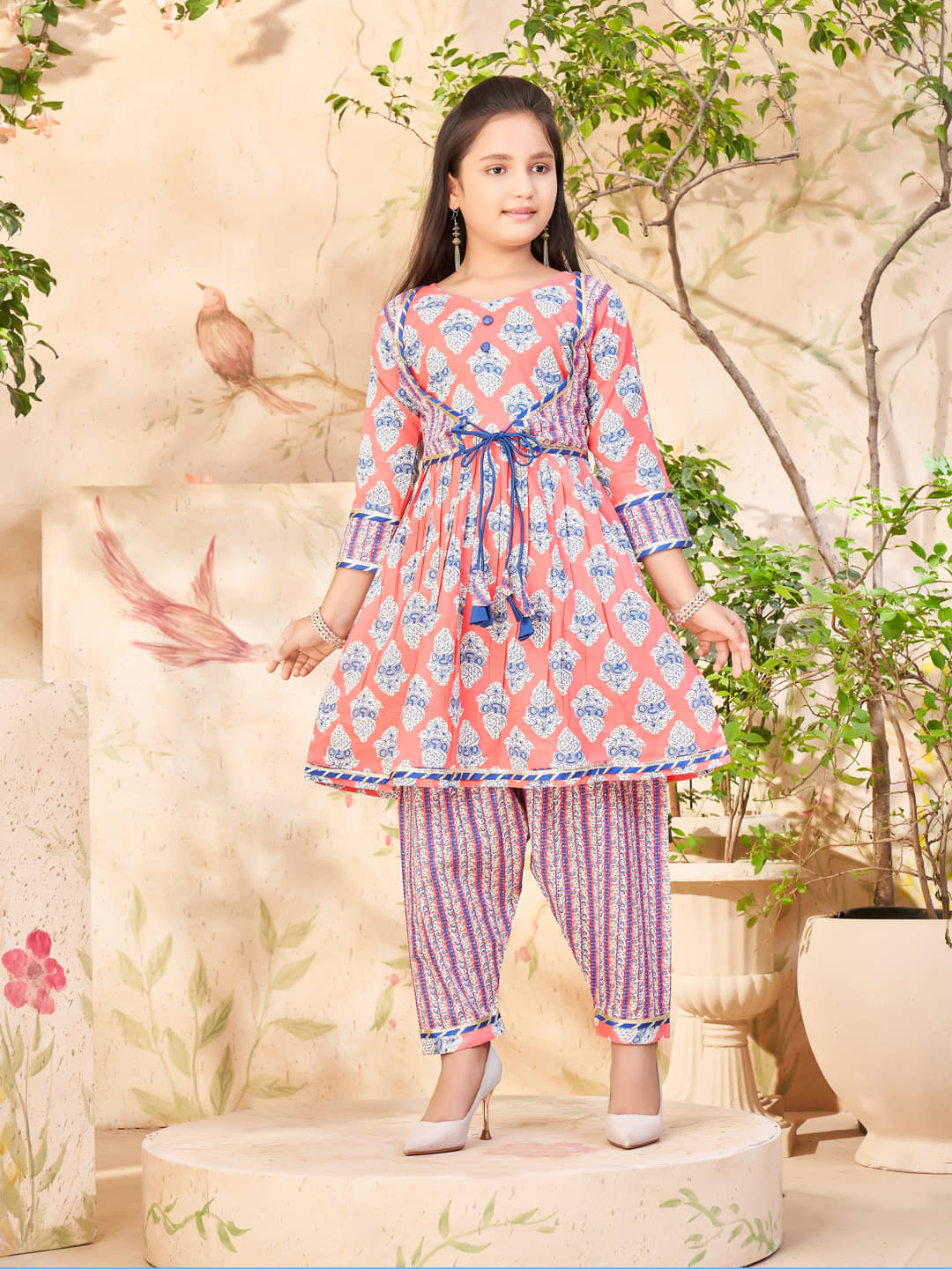     			Aarika Girls Cotton Patiala Kurta Set ( Pack of 1 , Peach )