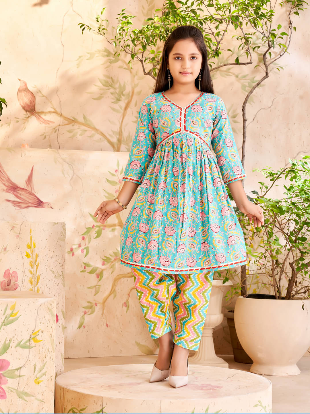     			Aarika Girls Cotton Patiala Kurta Set ( Pack of 1 , Sea Green )