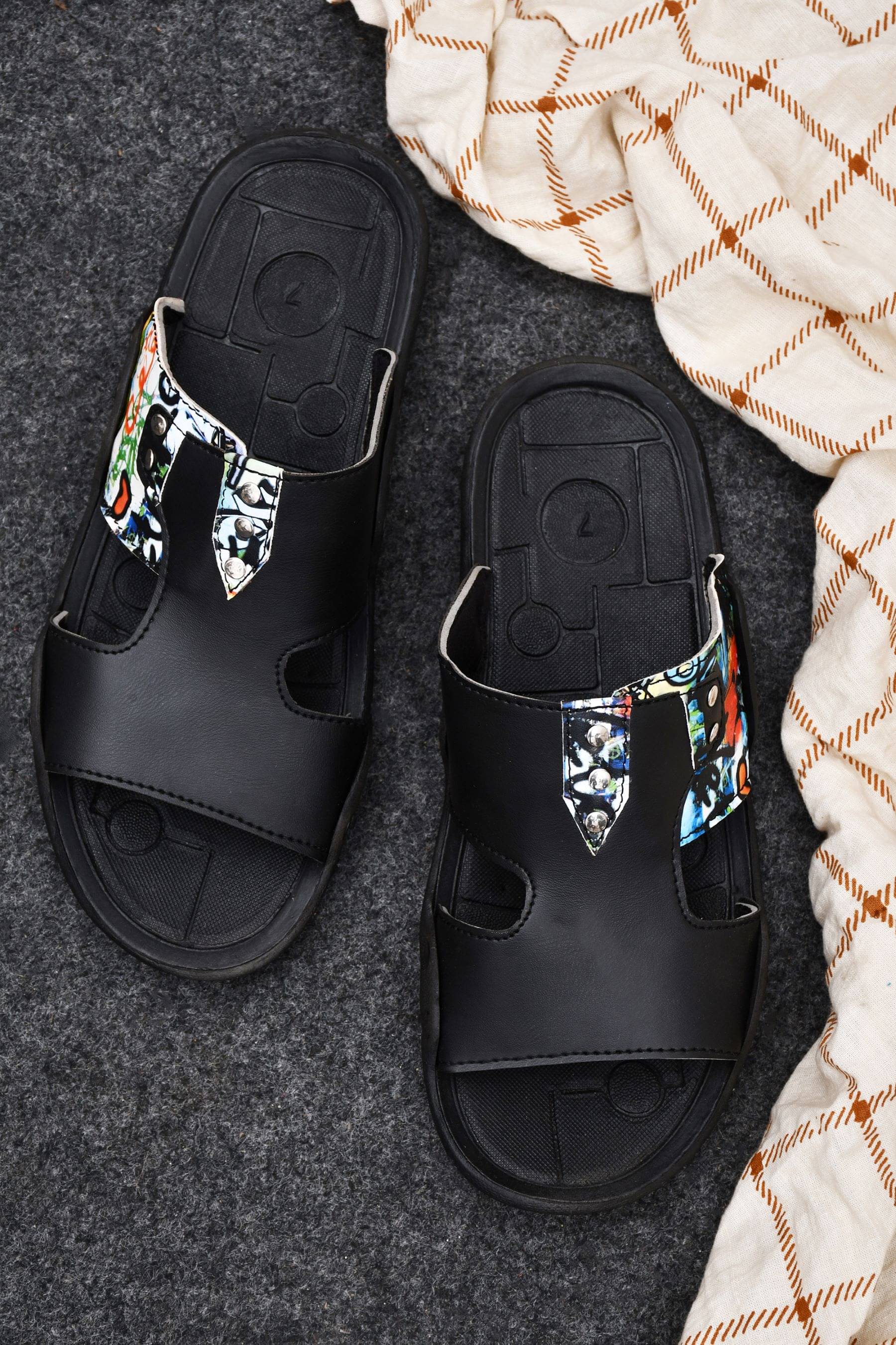     			Akiko Black Men's Leather Slipper