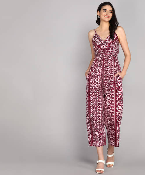     			SELVIFAB Maroon Crepe Regular Fit Women's Jumpsuit ( Pack of 1 )