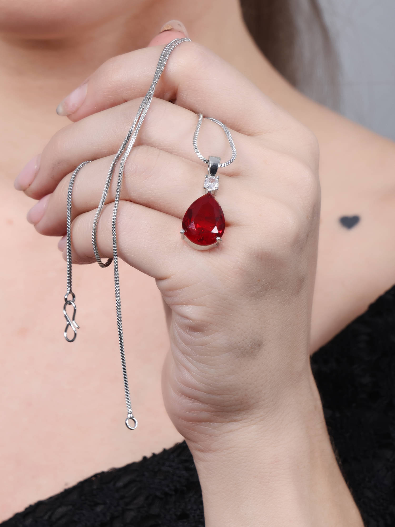 Sunhari Jewels Red Pendant ( Pack of 1 )     			Sunhari Jewels Red Pendant ( Pack of 1 )