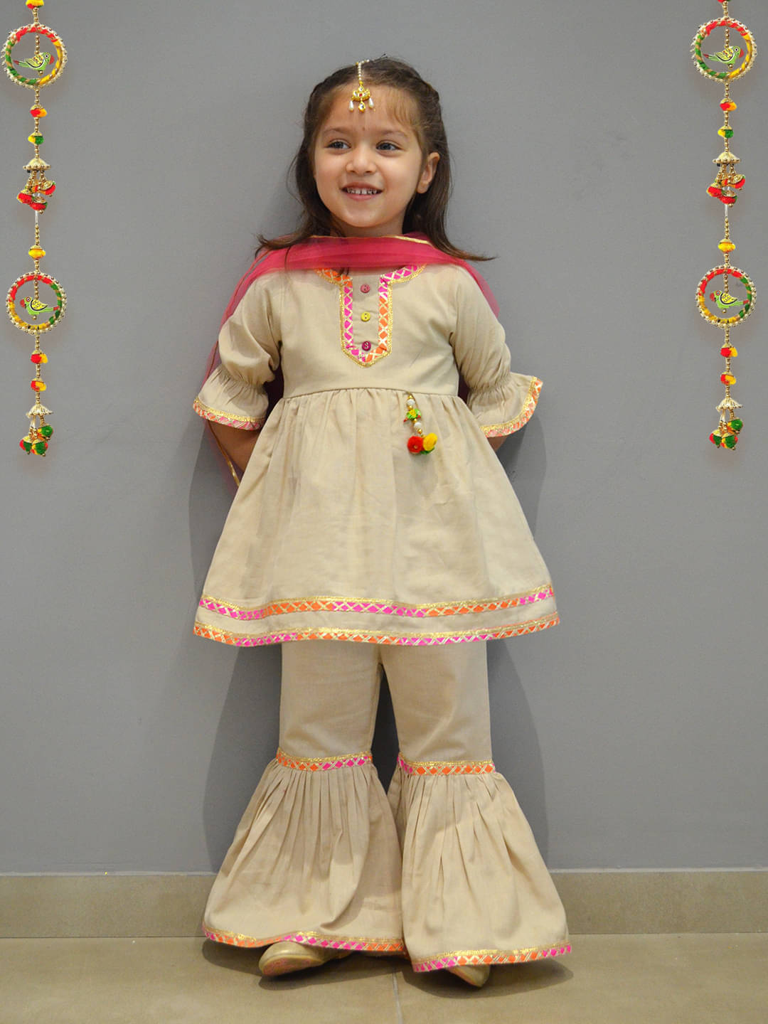     			A.T.U.N. Pack of 1 Girls Linen Kurti With Pajama ( Cream )