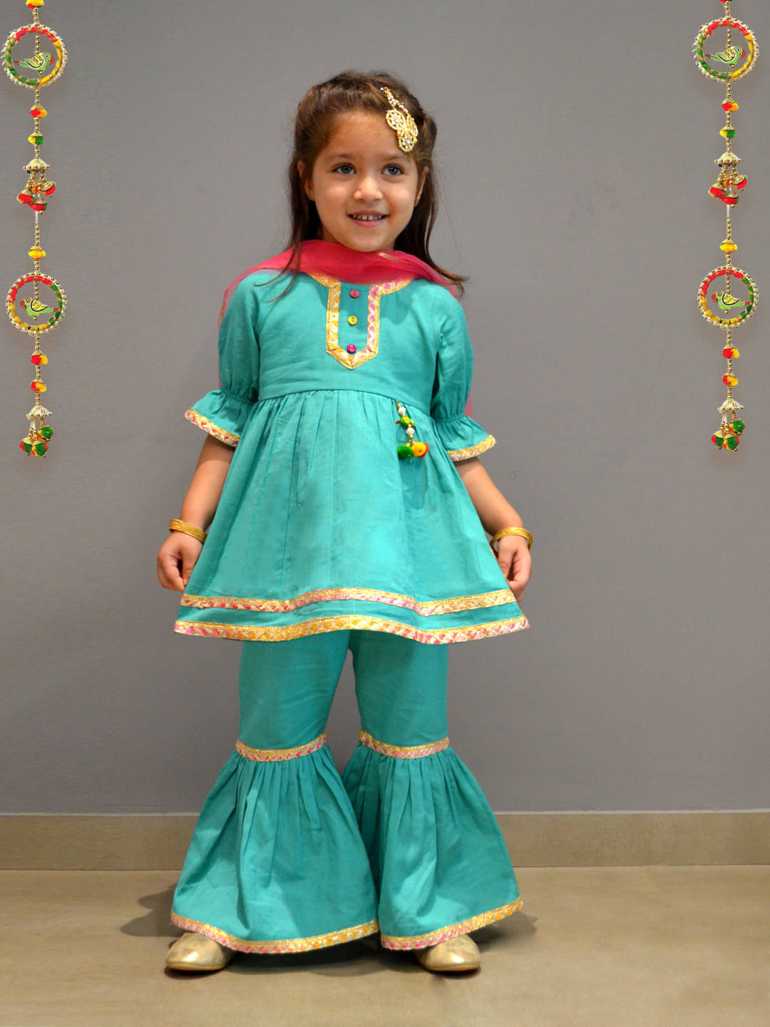     			A.T.U.N. Pack of 1 Girls Linen Kurti With Pajama ( Dark Green )