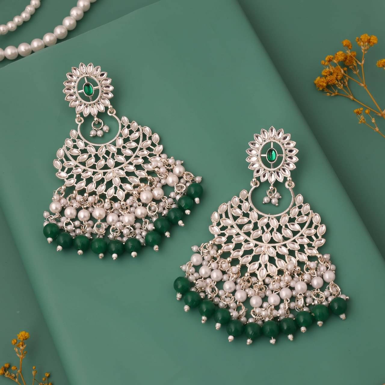     			MGSV Green Chandbalis Earrings ( Pack of 1 )