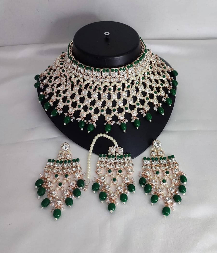     			Padmavati Bangles Green Alloy Necklace Set ( Pack of 1 )