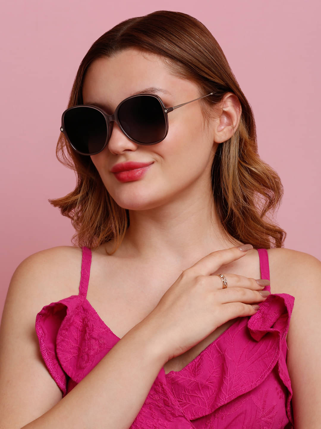     			Sunnies Brown Oversized Sunglasses ( Pack of 1 )