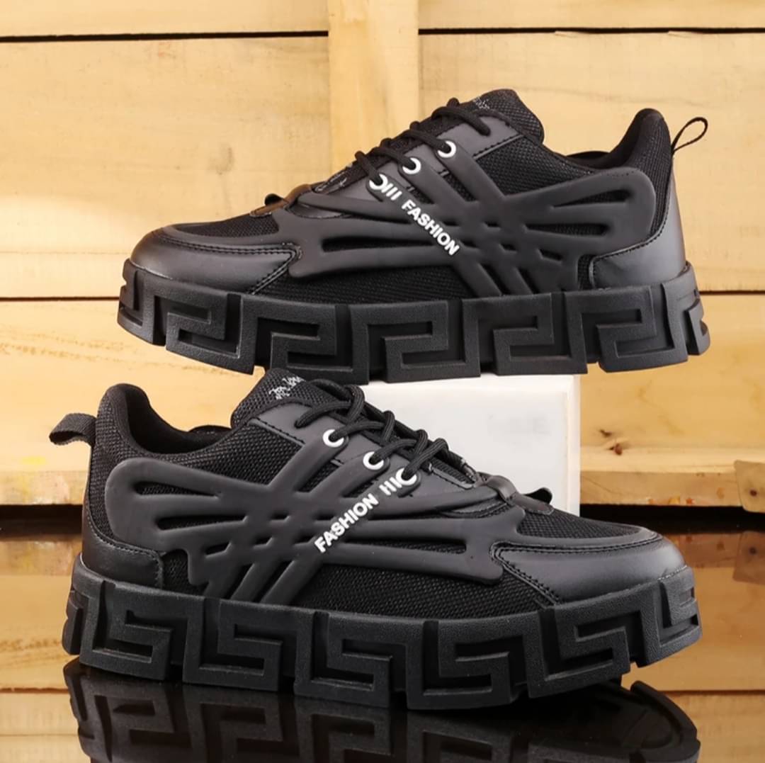    			Xtoon Black Men's Outdoor Shoes