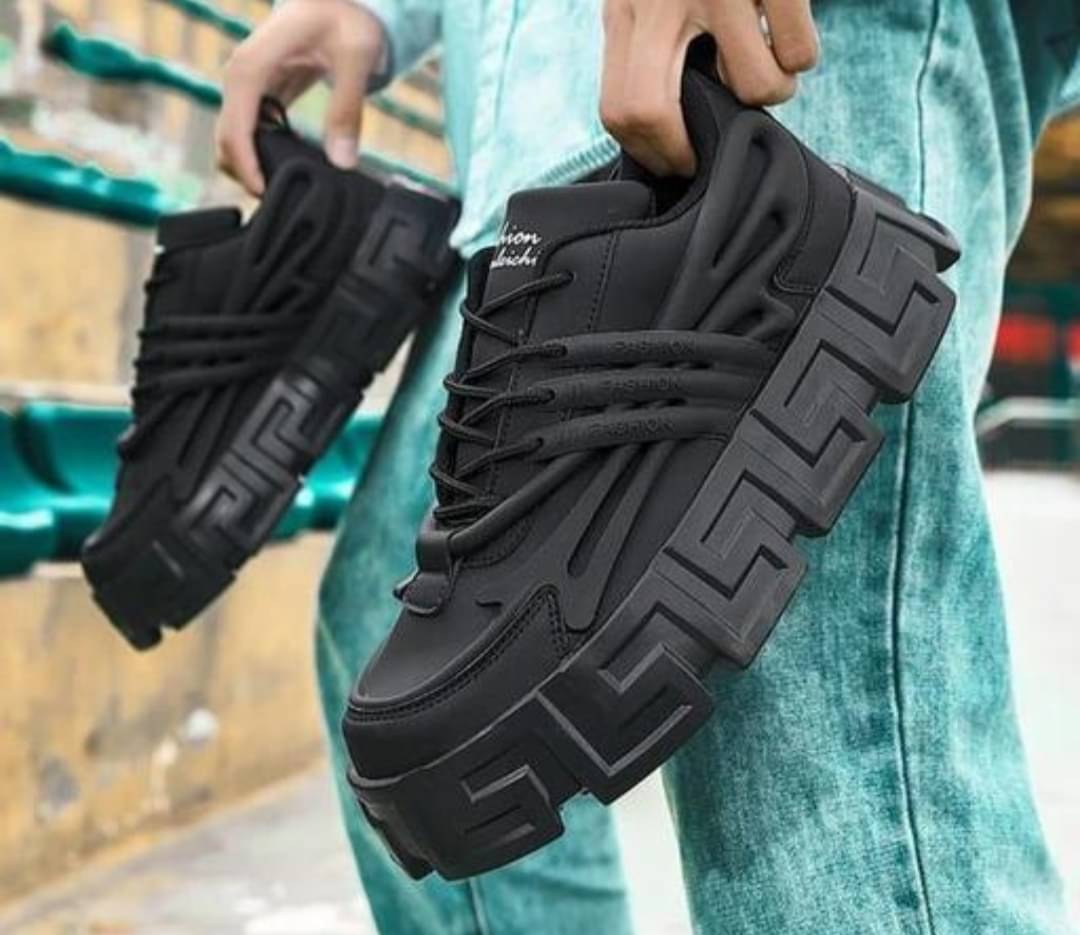     			Xtoon Black Men's Korean Shoes