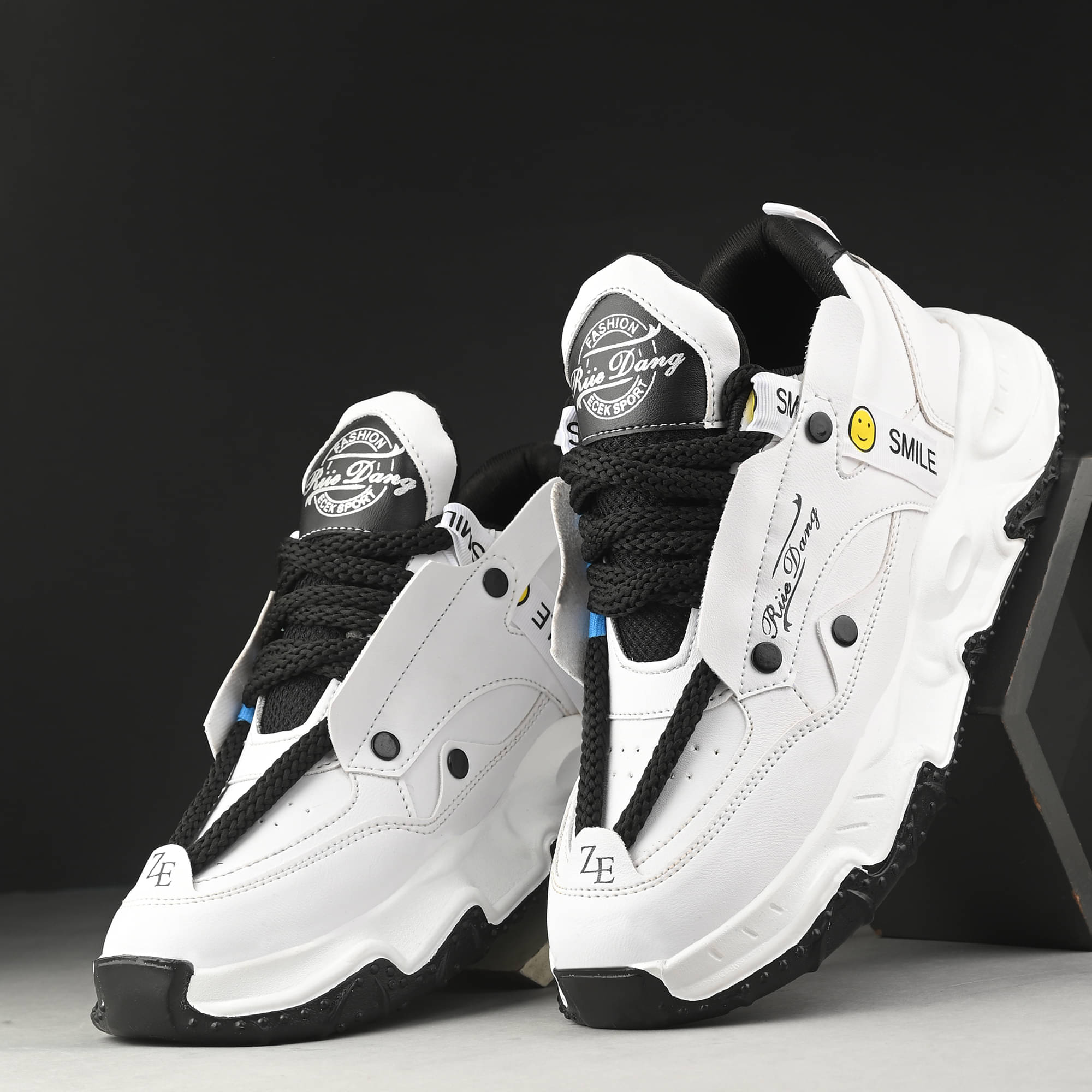     			Xtoon Multi Color Men's Outdoor Shoes