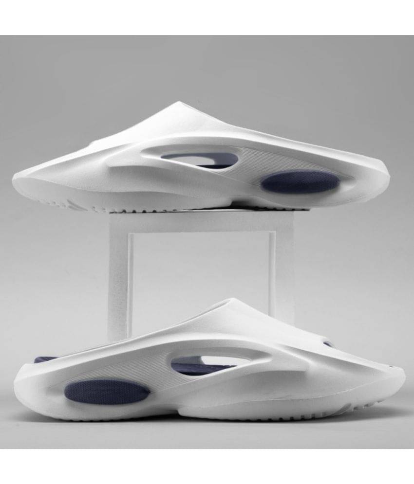 atom - White Men's Clogs atom - White Men's Clogs