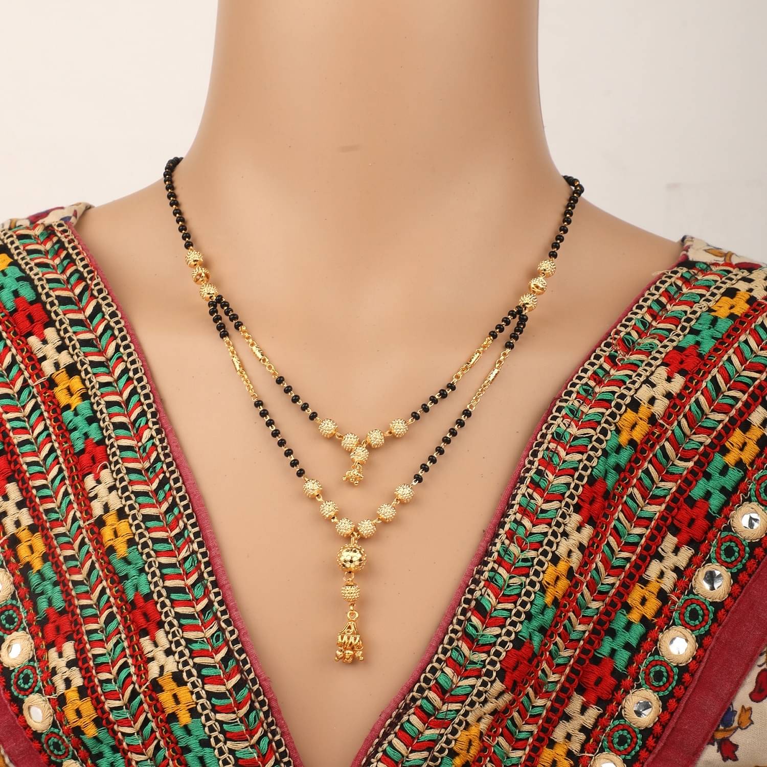     			SONI DESIGNS Golden Mangalsutra ( Pack of 1 )