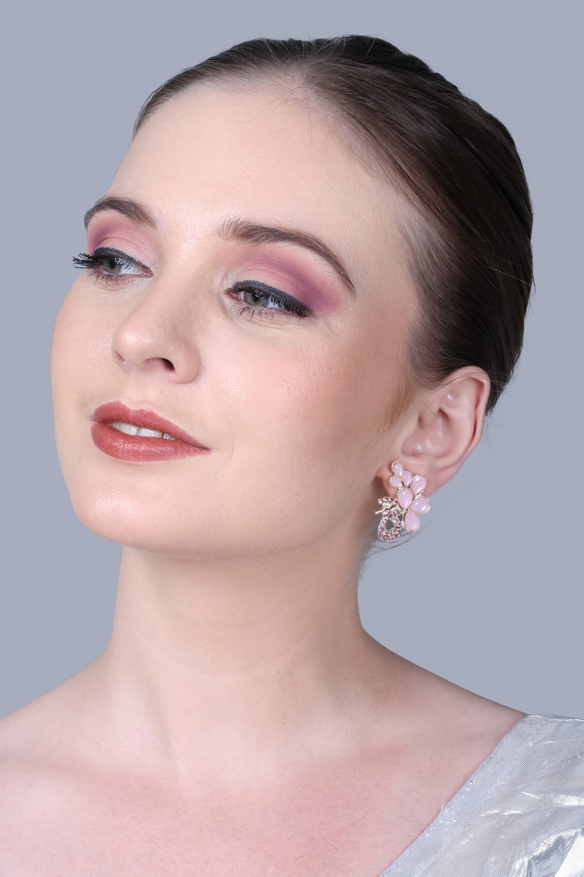     			SUNHARI Pink Stud Earrings ( Pack of 1 )