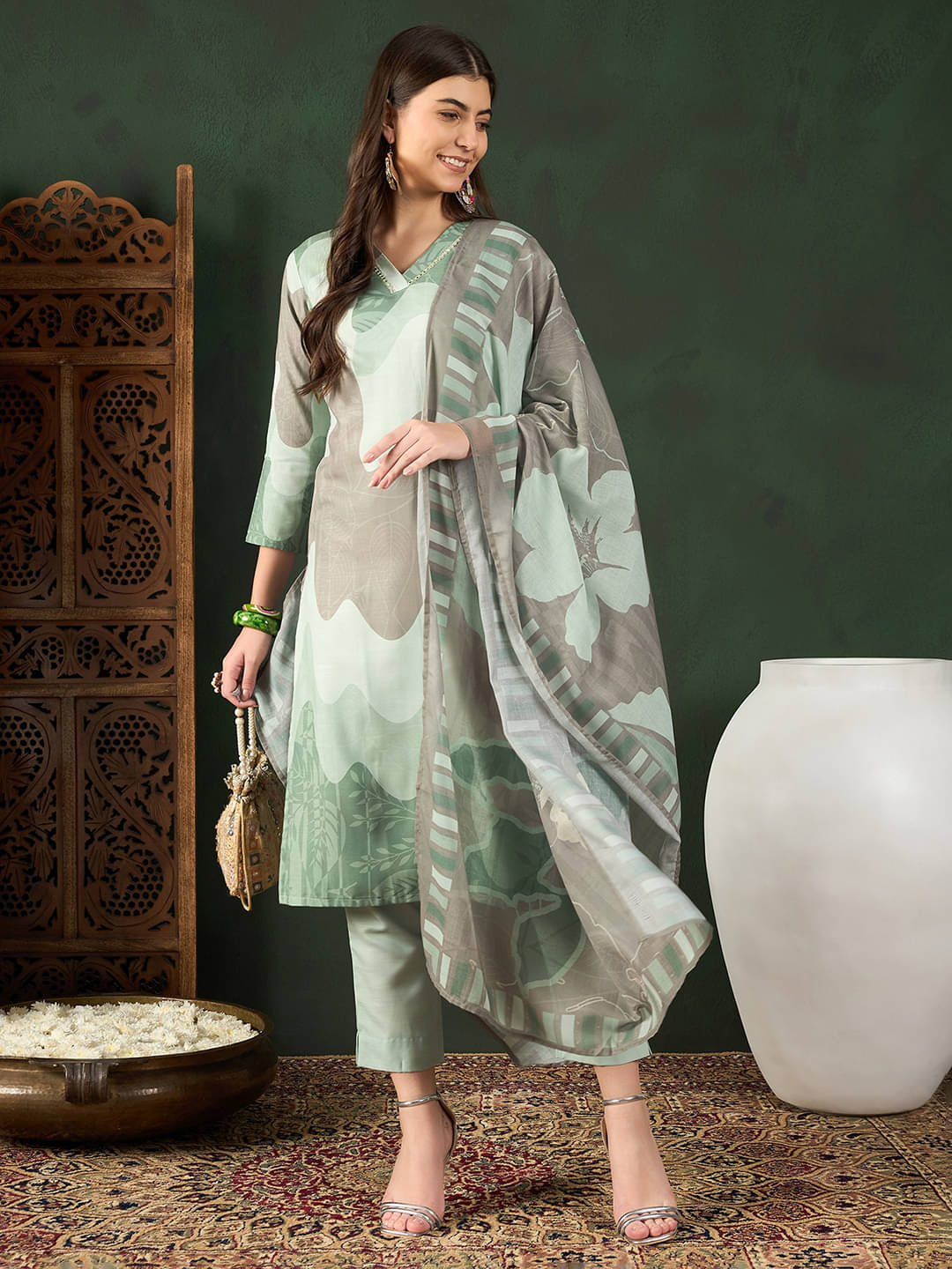 Vaamsi Rayon Printed Kurti With Pants Women's Stitched Salwar Suit - Green ( Pack of 1 ) Vaamsi Rayon Printed Kurti With Pants Women's Stitched Salwar Suit - Green ( Pack of 1 )
