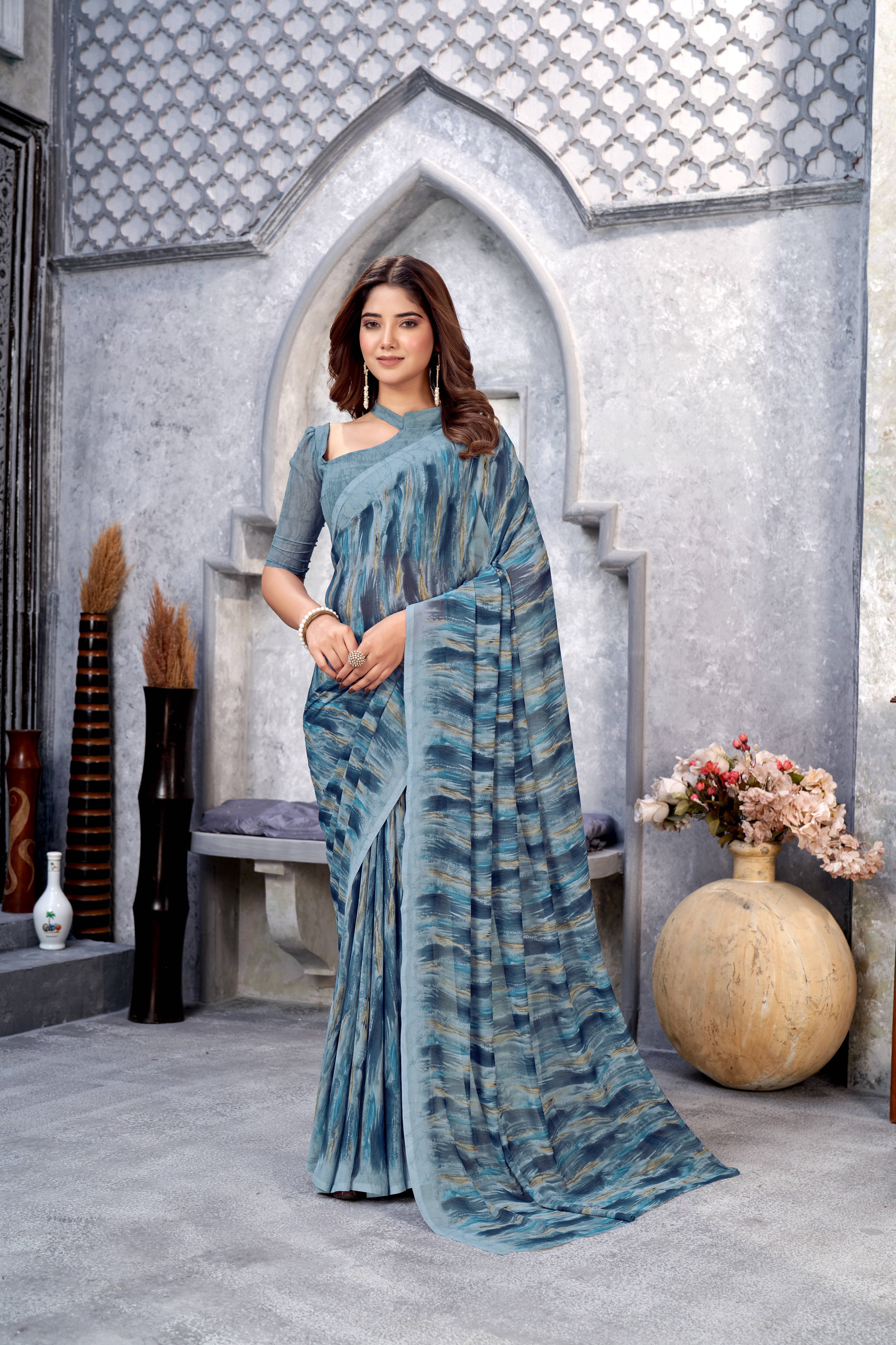Varni Fabrics Georgette Printed Saree With Unstitched Blouse Piece ( Grey ) Varni Fabrics Georgette Printed Saree With Unstitched Blouse Piece ( Grey )