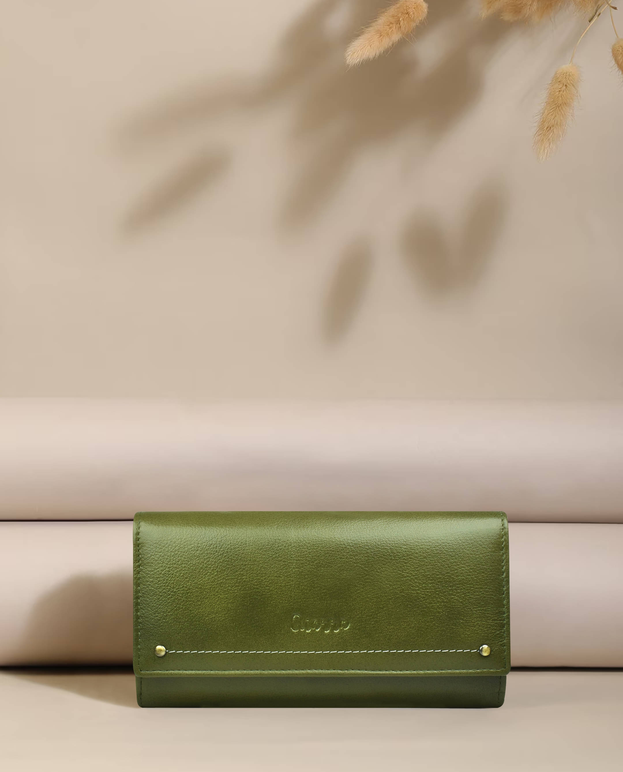     			Ajanta Leather Olive Women's Regular Wallet ( Pack of 1 )